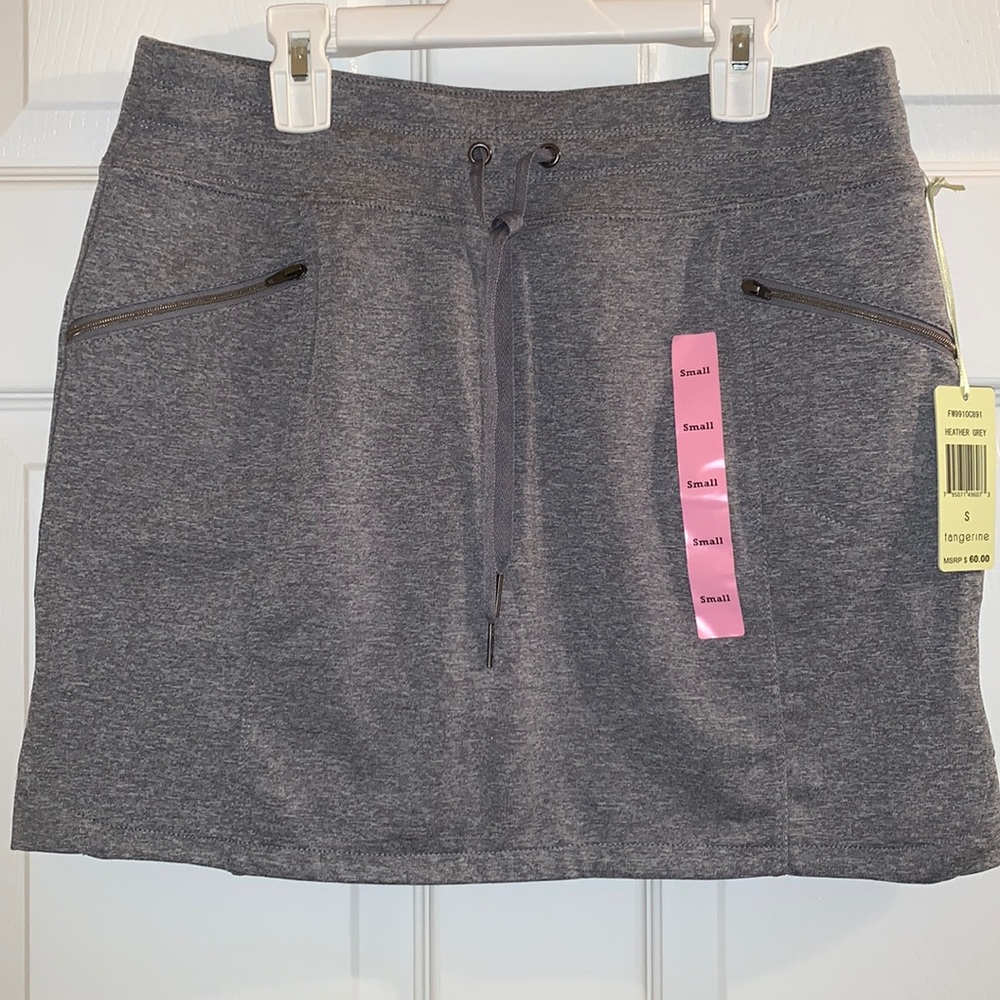 NWT small skort by Tangerine